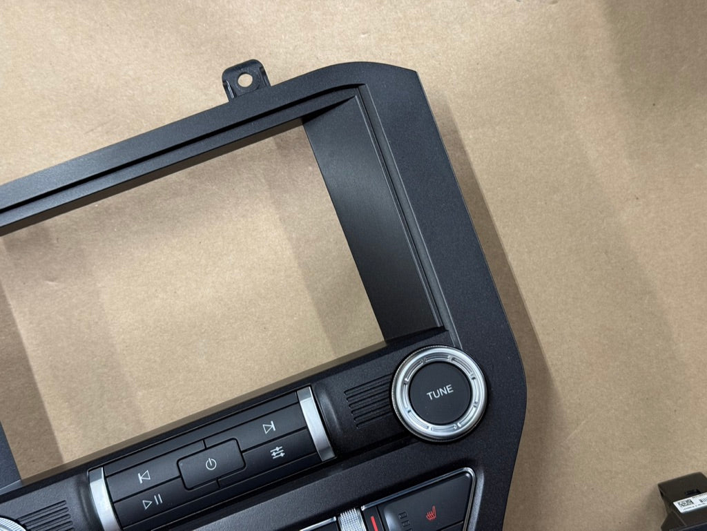 2022 Ford Mustang GT Touch Screen, Face Plate, Radio, Module USB Port