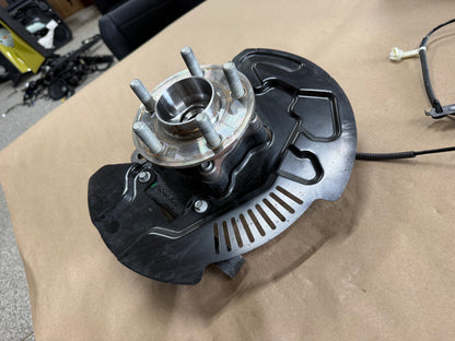 2024-2026 Ford Mustang 5.0 GT RH Passenger Side Front Spindle Knuckle Hub 4 Bolt
