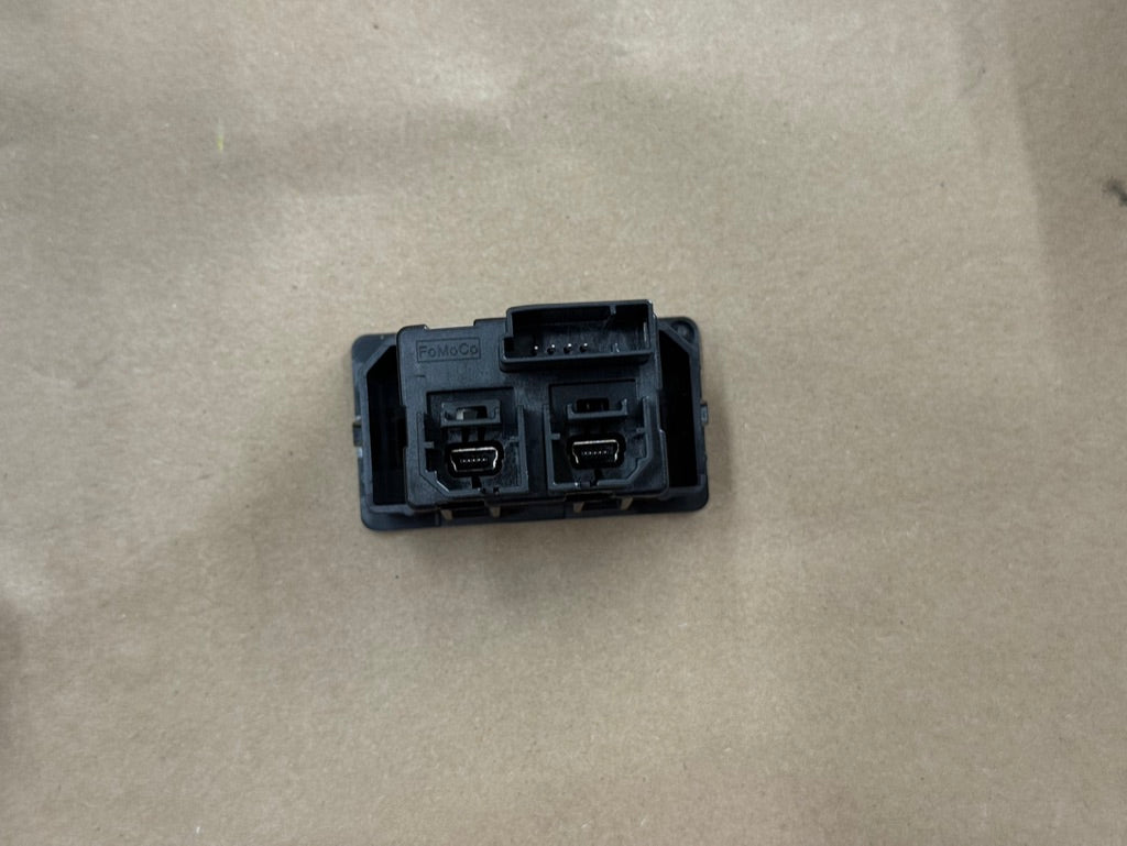 2021 Ford Mustang GT Touch Screen, Face Plate, Radio, Module USB Port