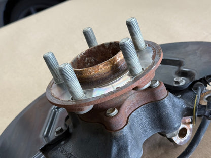2021-2023 Ford Mustang 5.0 GT LH Driver Side Front Spindle Knuckle Hub 4 Bolt