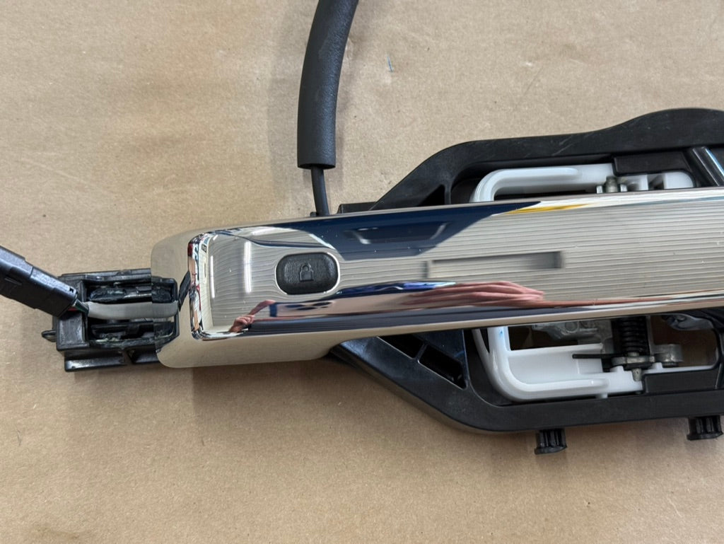 2023-2026 Ford F-250 Super Duty LH Driver Side Front Door Handle Assembly Chrome
