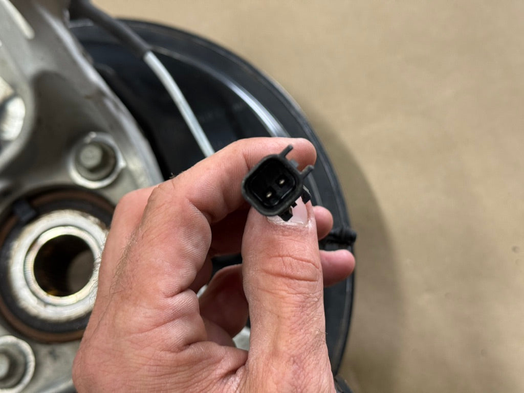 2015-2023 Ford Mustang 5.0 GT LH Driver Side Rear Spindle Knuckle Hub