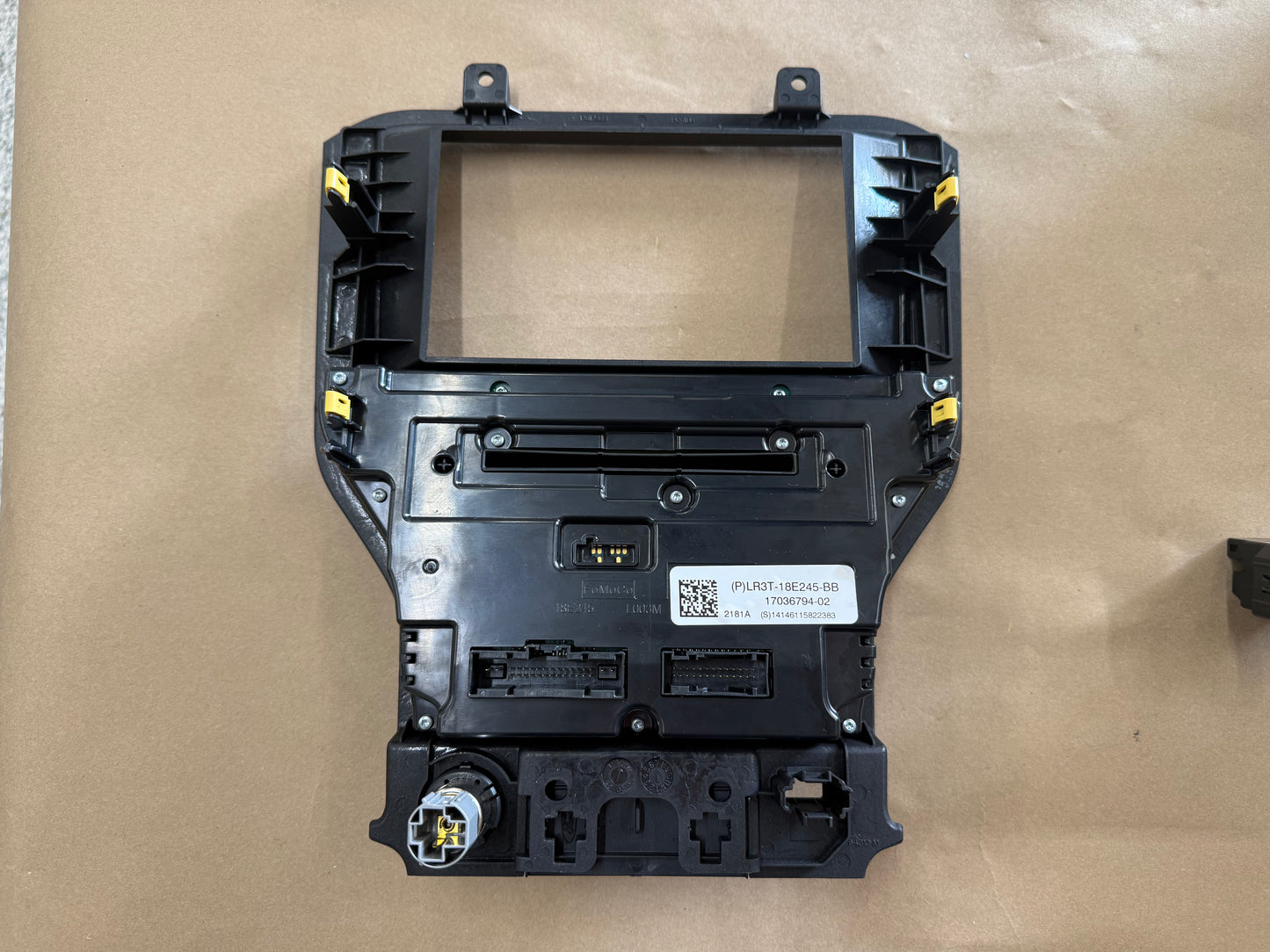 2021 Ford Mustang GT Touch Screen, Face Plate, Radio, Module USB Port