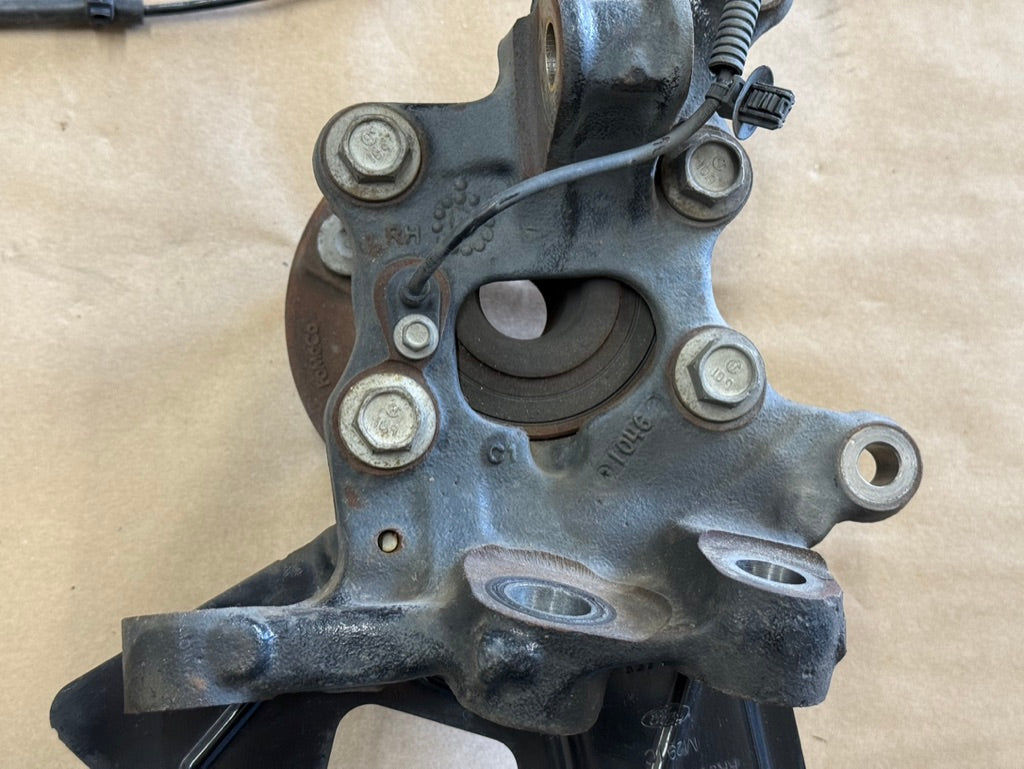 2021-2023 Ford Mustang 5.0 GT RH Passenger Side Front Spindle Knuckle Hub 4 Bolt