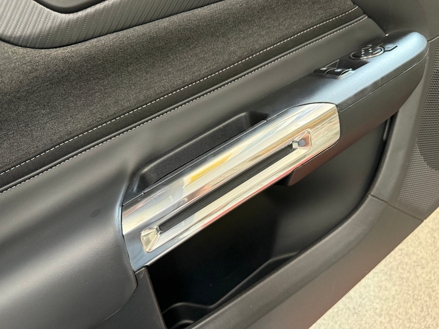 2024-2026 Ford Mustang GT LH Driver Leather/Grey Cloth Insert Door Panel