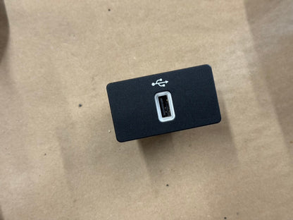2020 Ford Mustang GT Touch Screen, Face Plate, Radio, Module USB Port