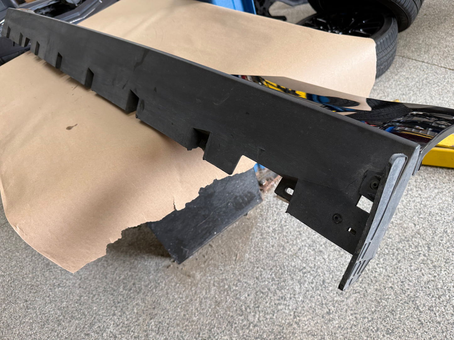 2015-2023 Ford Mustang GT V6 LH Side Skirt Molding Driver Side "G1"
