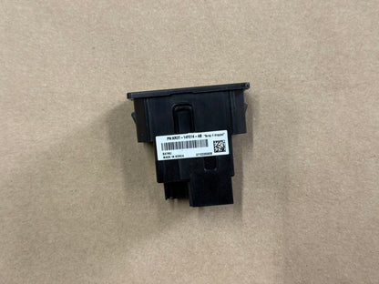 Ford Mustang USB Port OEM 16-17