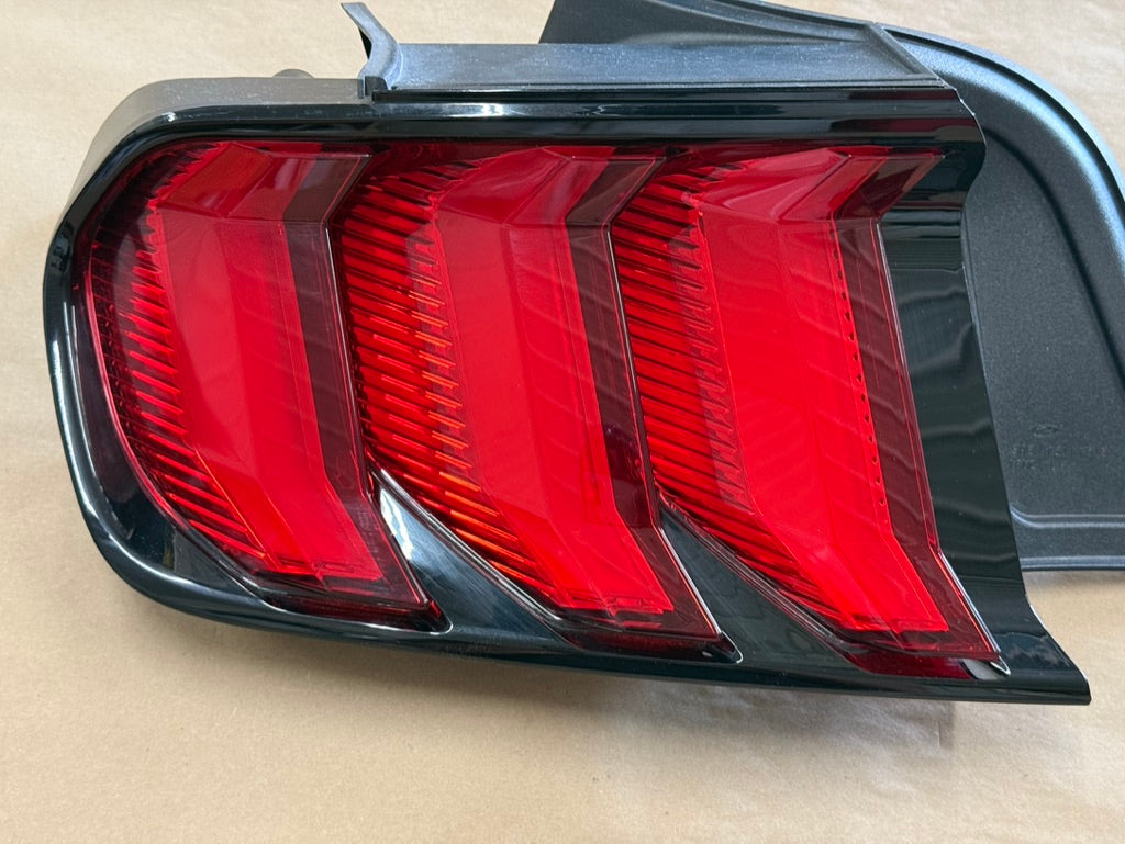 2018-2023 Ford Mustang GT350 GT V6 EcoBoost Tail Light LH Driver Side LED