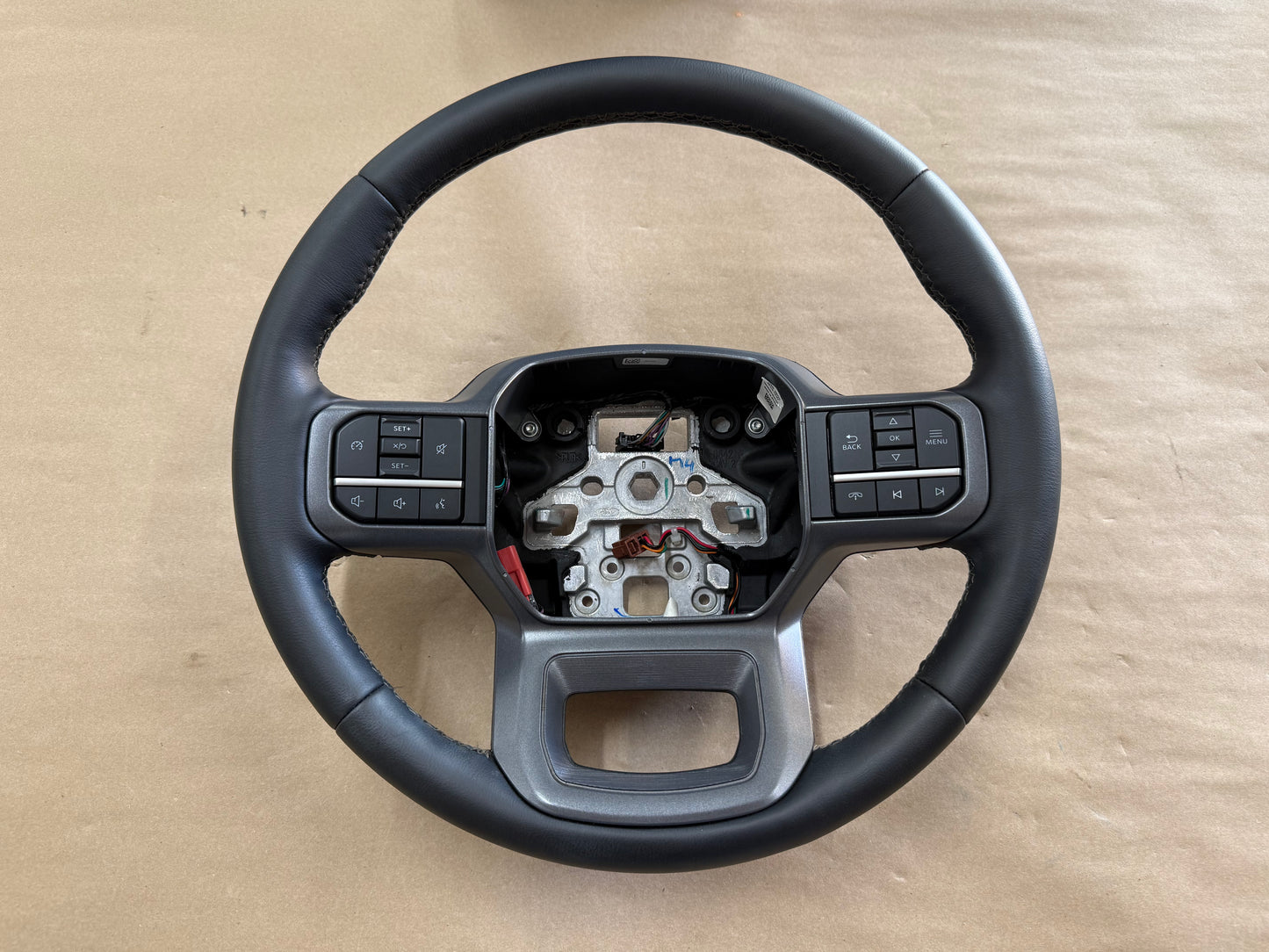 2023-2026 Ford F-250 F-350 Super Duty Soft Leather Steering Wheel 11k miles