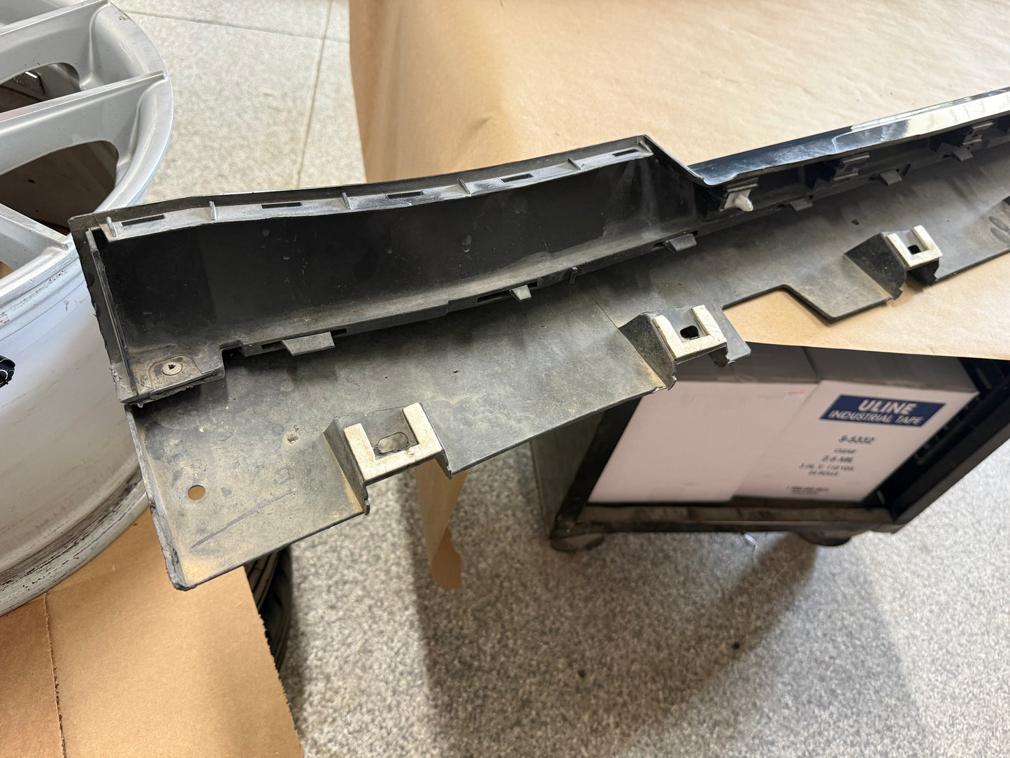 2015-2023 Ford Mustang GT V6 RH Passenger Side Skirt Molding "J7"