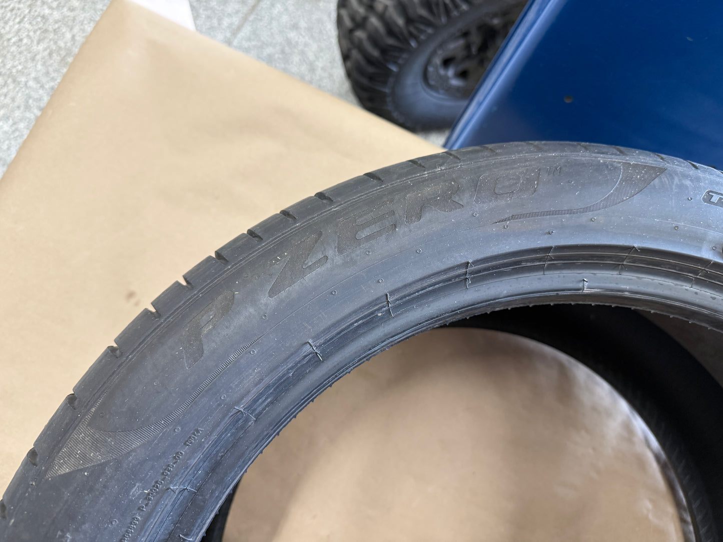 Pirelli P Zero PZ4 285/40/19 Tire