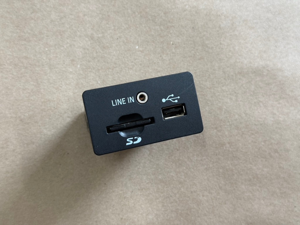 2015 Ford Mustang GT Ecoboost USB Port OEM 15-17