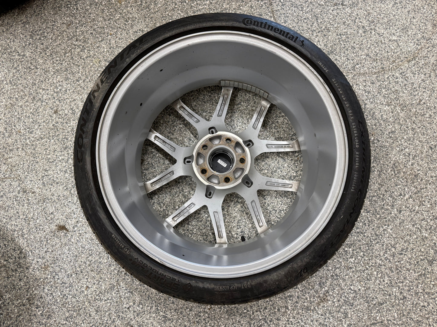 2015-2026 Mustang Niche Prodigy 5 20x9" Silver Wheel/Tire 275/30/20 Continental
