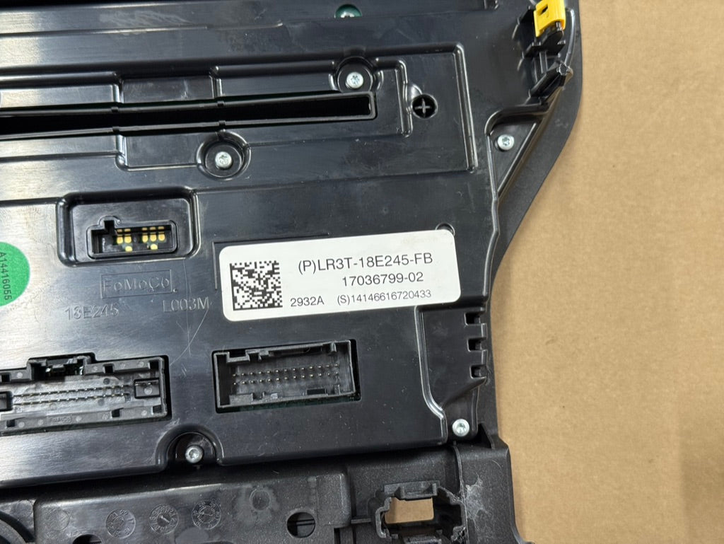 2022 Ford Mustang GT Touch Screen, Face Plate, Radio, Module USB Port