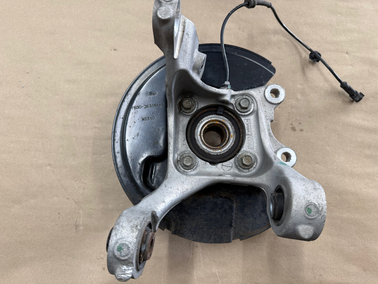 2015-2023 Ford Mustang 5.0 GT RH Passenger Side Rear Spindle Knuckle Hub