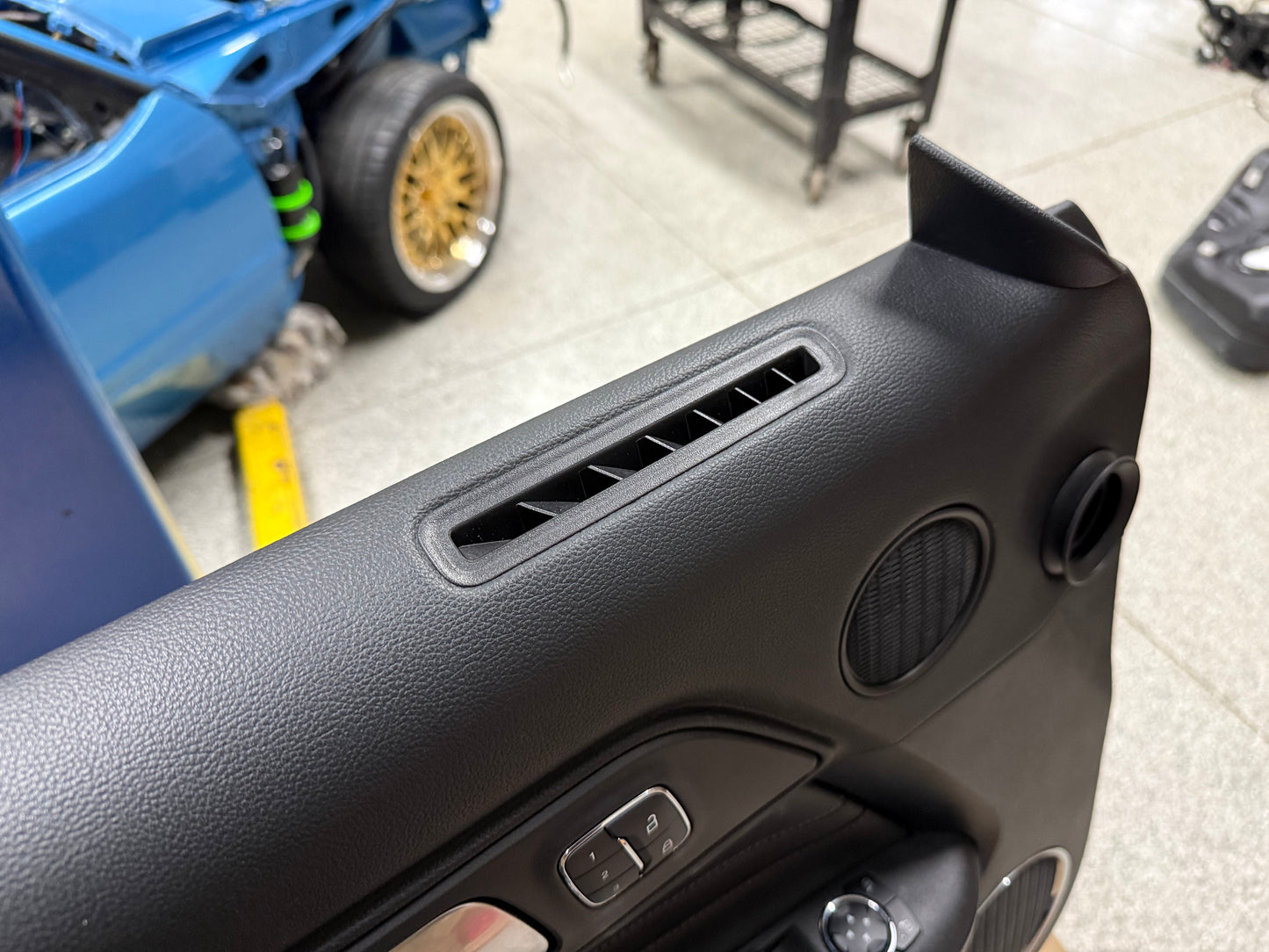 2018-2023 Ford Mustang GT LH Driver Leather Insert Door Panel Grey Stitching