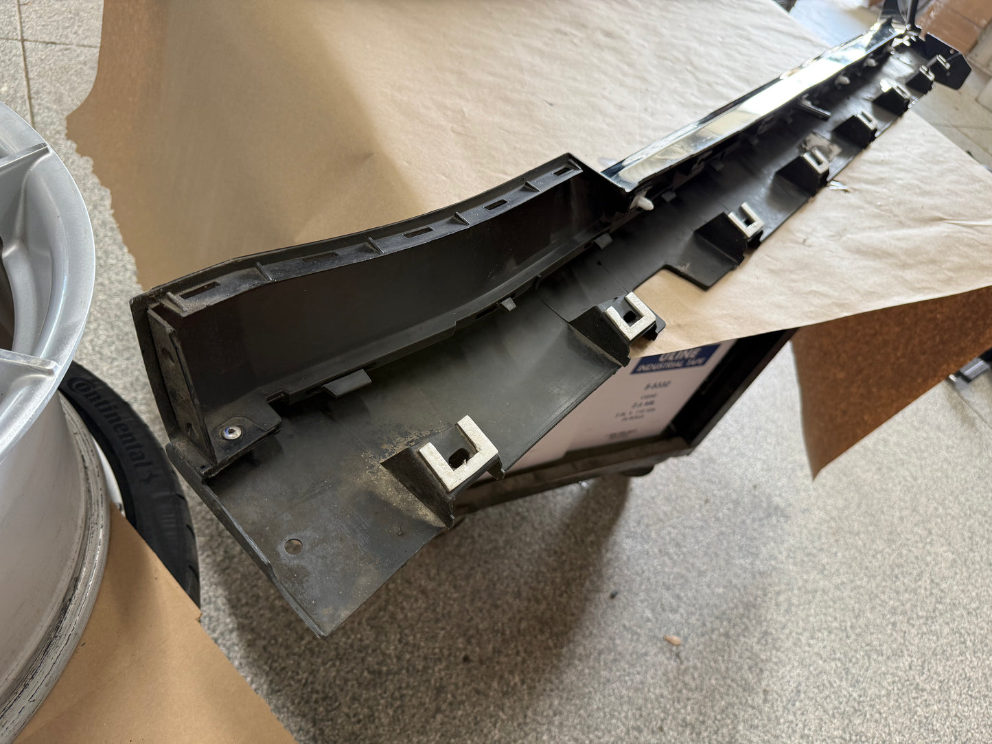 2015-2023 Ford Mustang GT V6 RH Passenger Side Skirt Molding "G1"