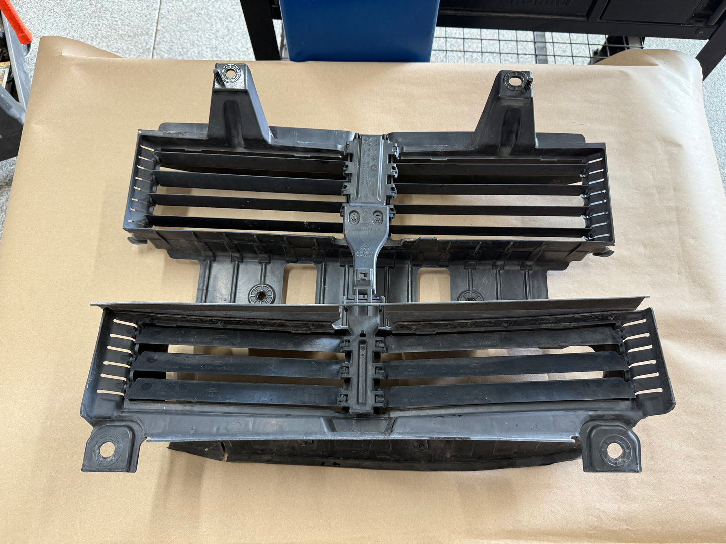 2018-2023 Ford Mustang GT Radiator Air Shutter Grille Assembly