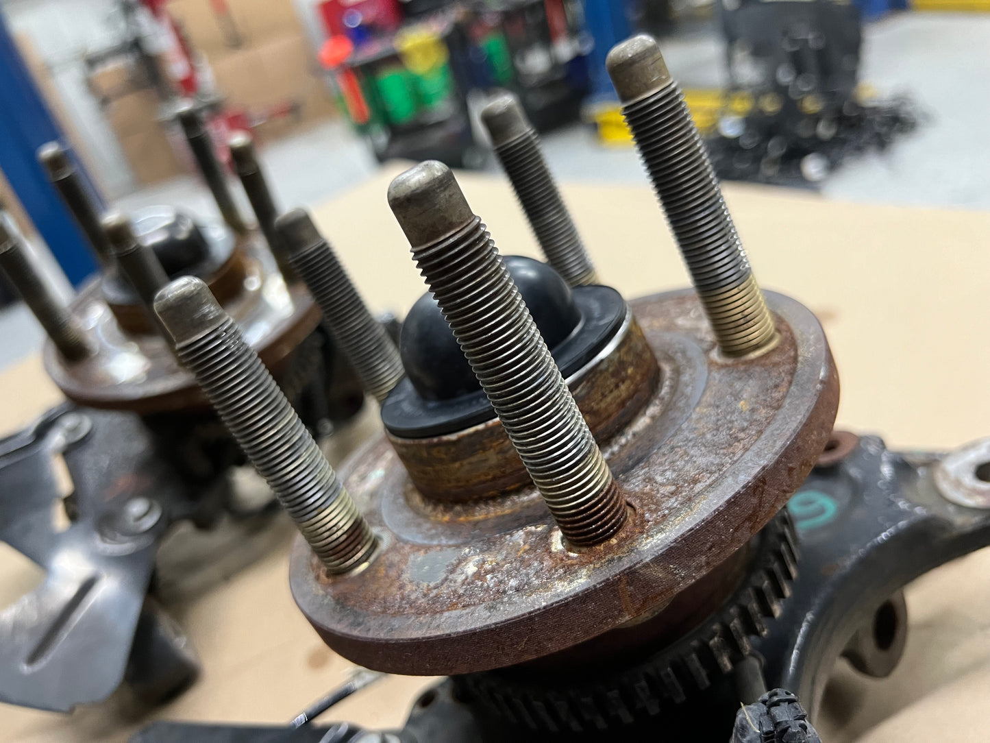 2015-2020 Ford Mustang GT Pair RH LH Front Spindle Knuckle Hub ARP Studs