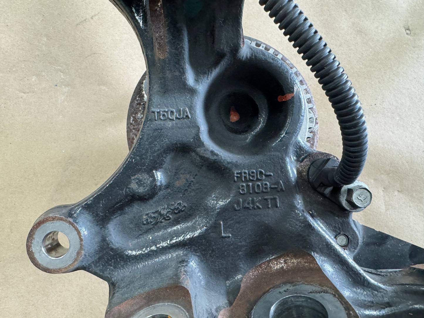 2015-2020 Ford Mustang PP1 GT LH Driver Side Front Spindle Knuckle Hub - OEM