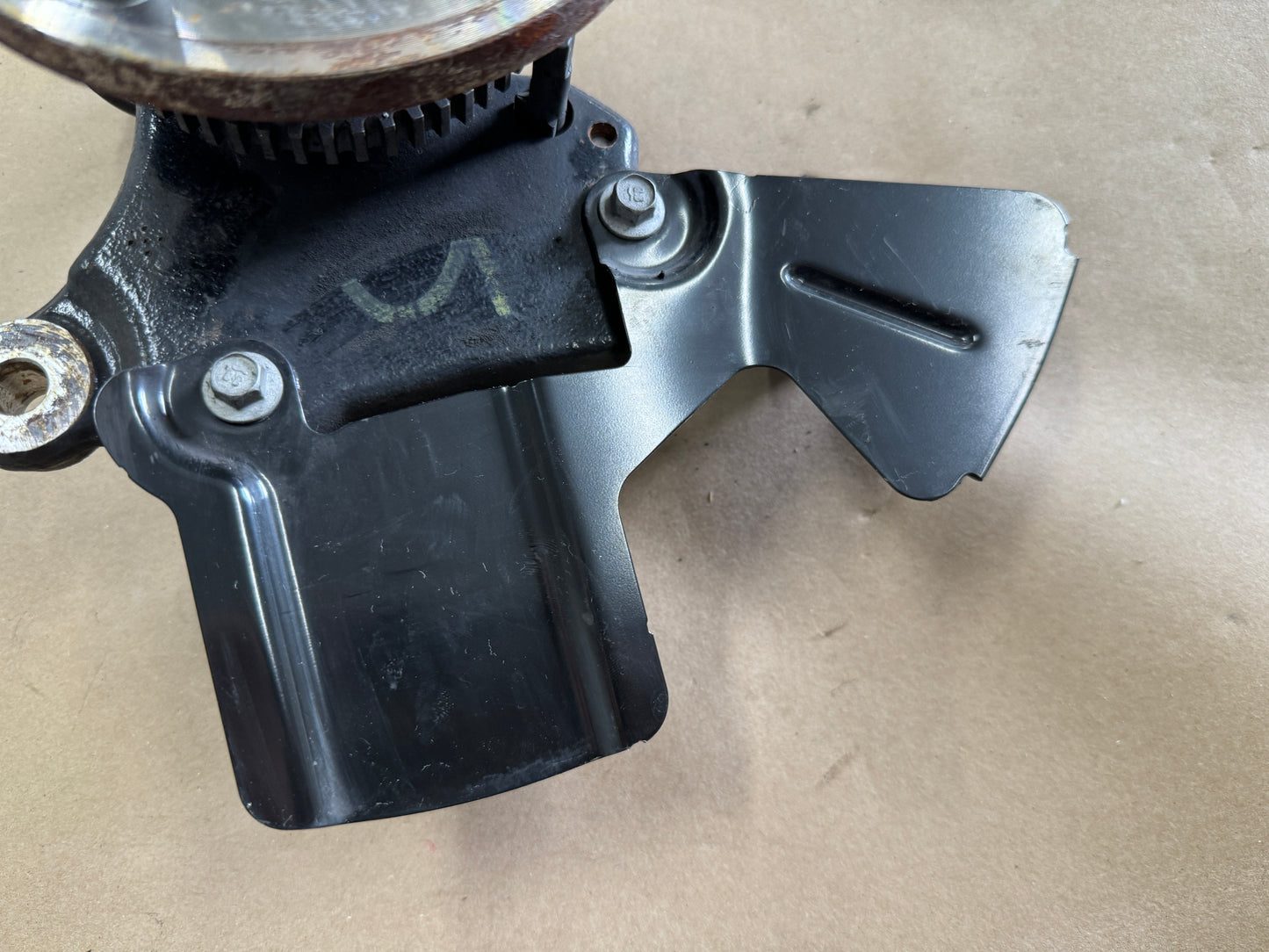 2015-2020 Ford Mustang PP1 GT RH Passenger Side Front Spindle Knuckle Hub - OEM