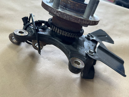 2015-2020 Ford Mustang PP1 GT RH Passenger Side Front Spindle Knuckle Hub - OEM