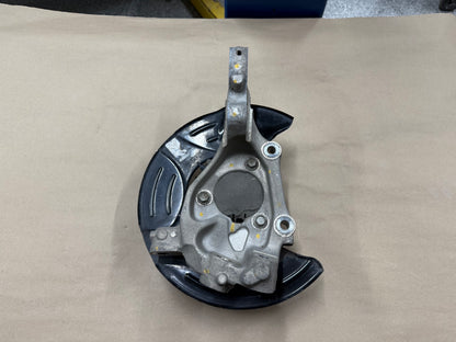 2010-2015 Chevrolet Camaro SS RH Passenger Side Front Spindle Knuckle Hub GM