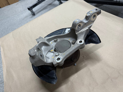 2010-2015 Chevrolet Camaro SS RH Passenger Side Front Spindle Knuckle Hub GM