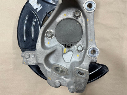 2010-2015 Chevrolet Camaro SS RH Passenger Side Front Spindle Knuckle Hub GM