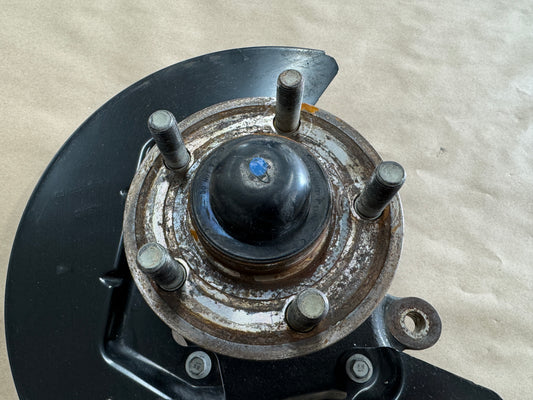 2015-2020 Ford Mustang 5.0L GT LH Driver Side Front Spindle Knuckle Hub - OEM