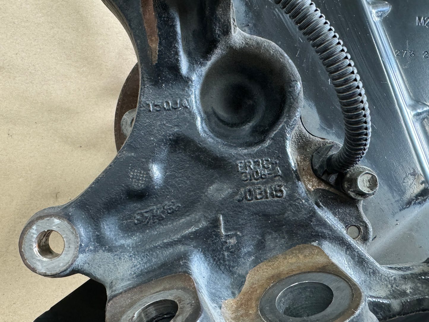 2015-2020 Ford Mustang 5.0L GT LH Driver Side Front Spindle Knuckle Hub - OEM