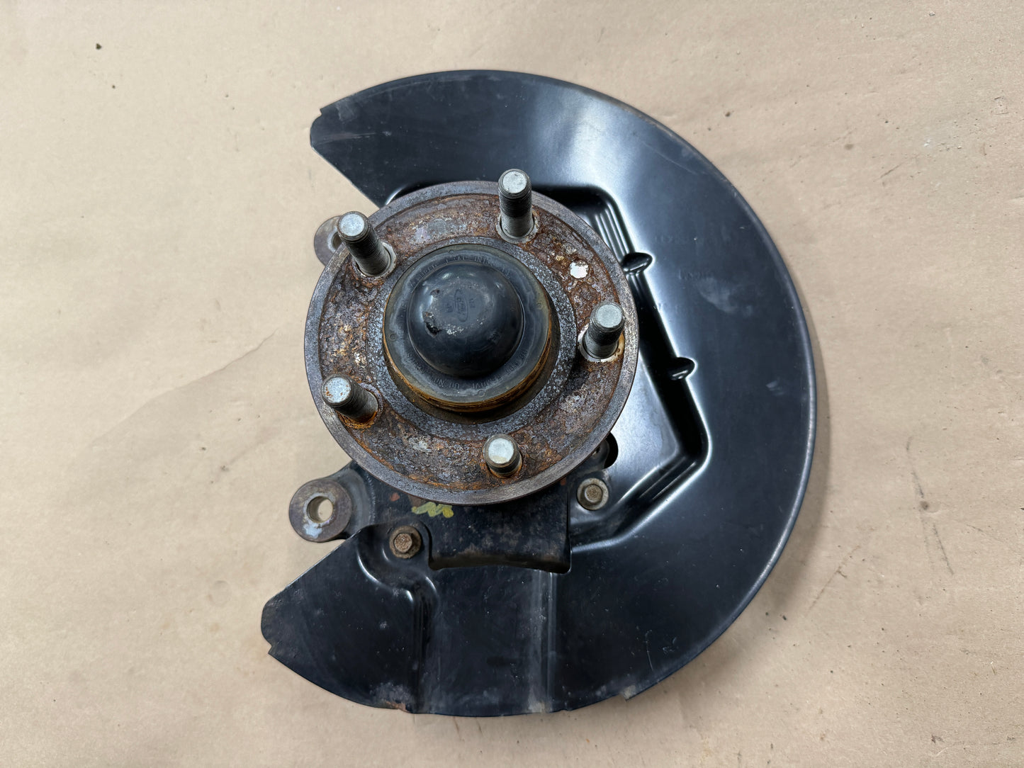 2015-2020 Ford Mustang 5.0L GT RH Passenger Side Front Spindle Knuckle Hub - OEM