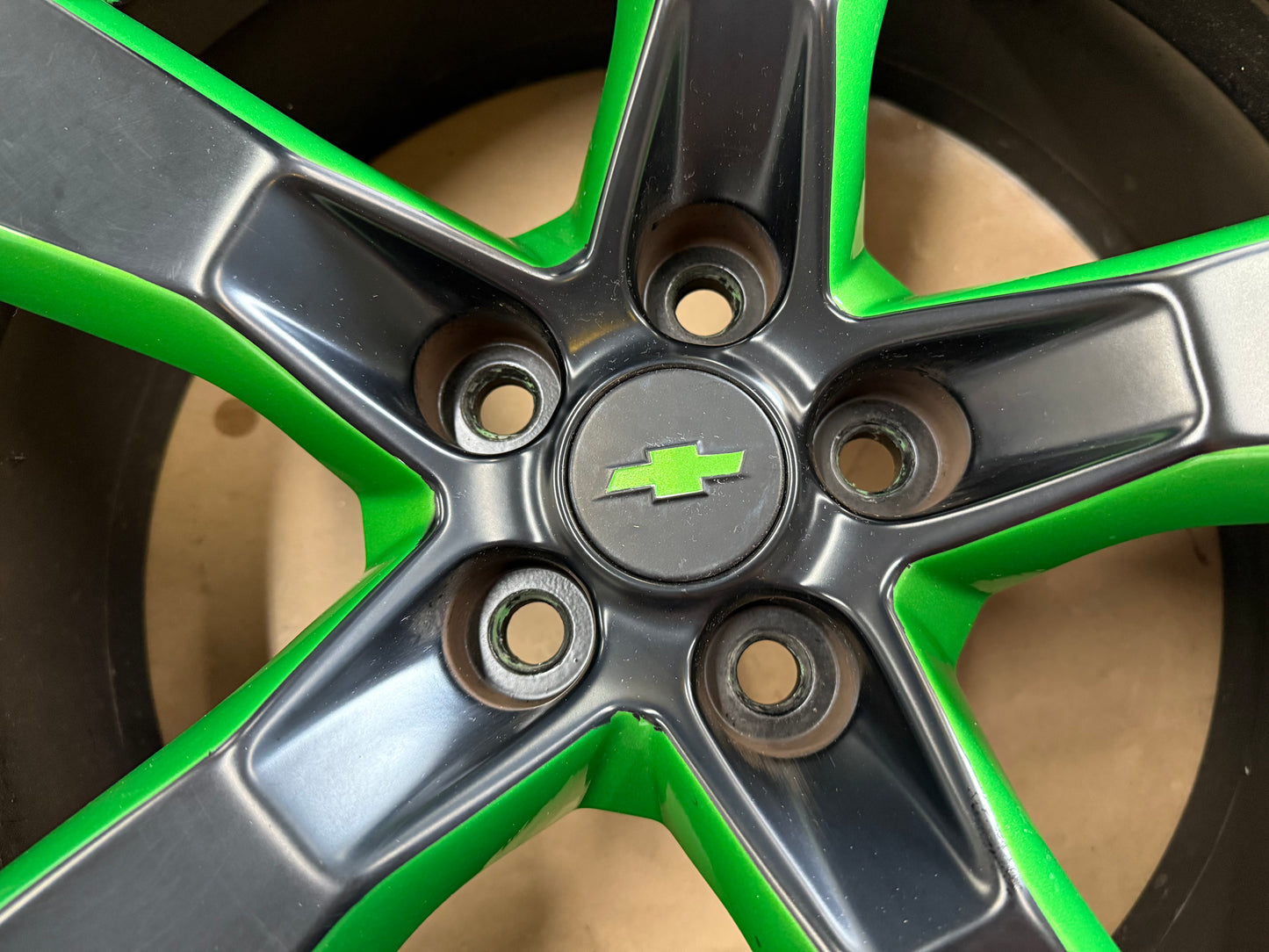 2010-2013 Chevrolet Camaro SS 20x8" Black/Green Wheel Rim