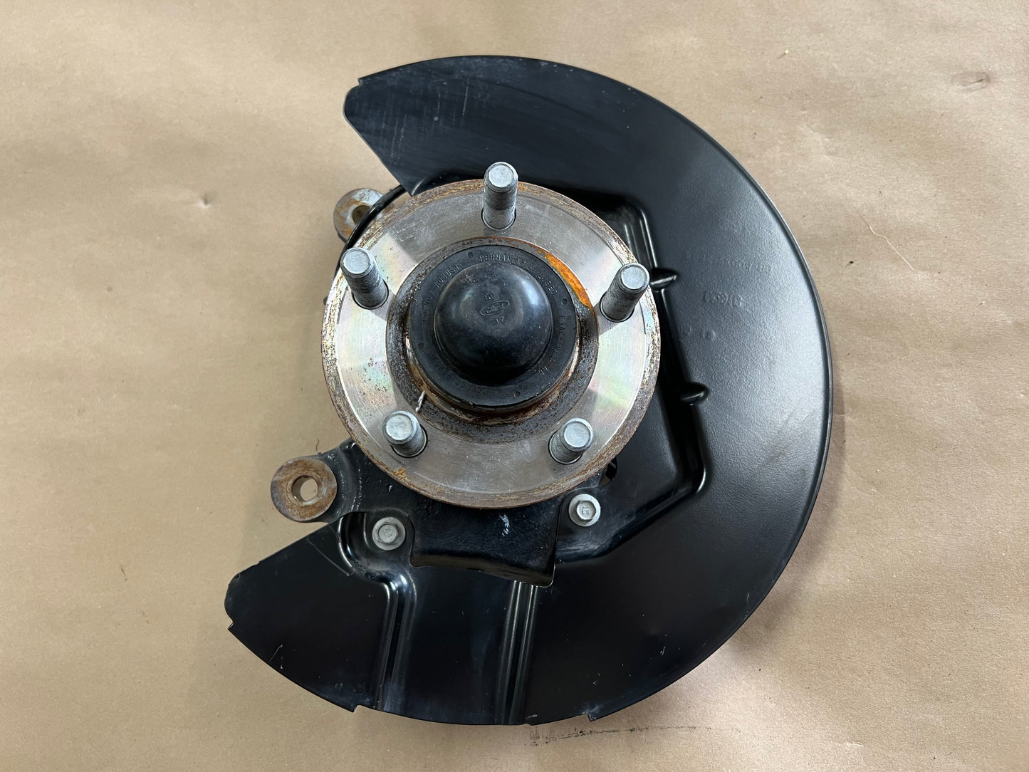 2015-2020 Ford Mustang 5.0L GT RH Passenger Side Front Spindle Knuckle Hub - OEM