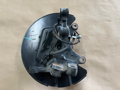 2015-2020 Ford Mustang 5.0L GT RH Passenger Side Front Spindle Knuckle Hub - OEM