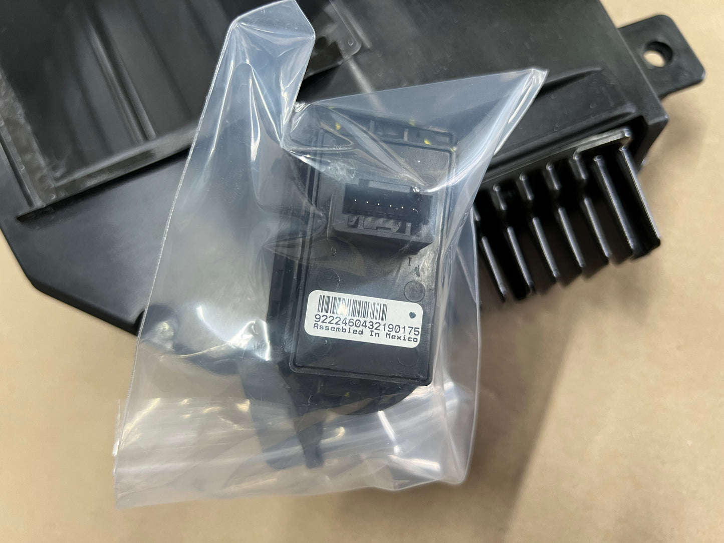 2014-2015 Chevrolet Camaro ZL1 SS Heads Up Display HUD Screen Unit GM