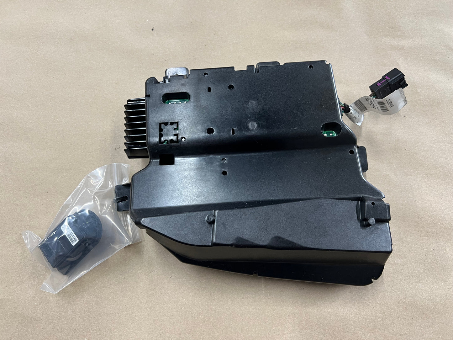 2014-2015 Chevrolet Camaro ZL1 SS Heads Up Display HUD Screen Unit GM