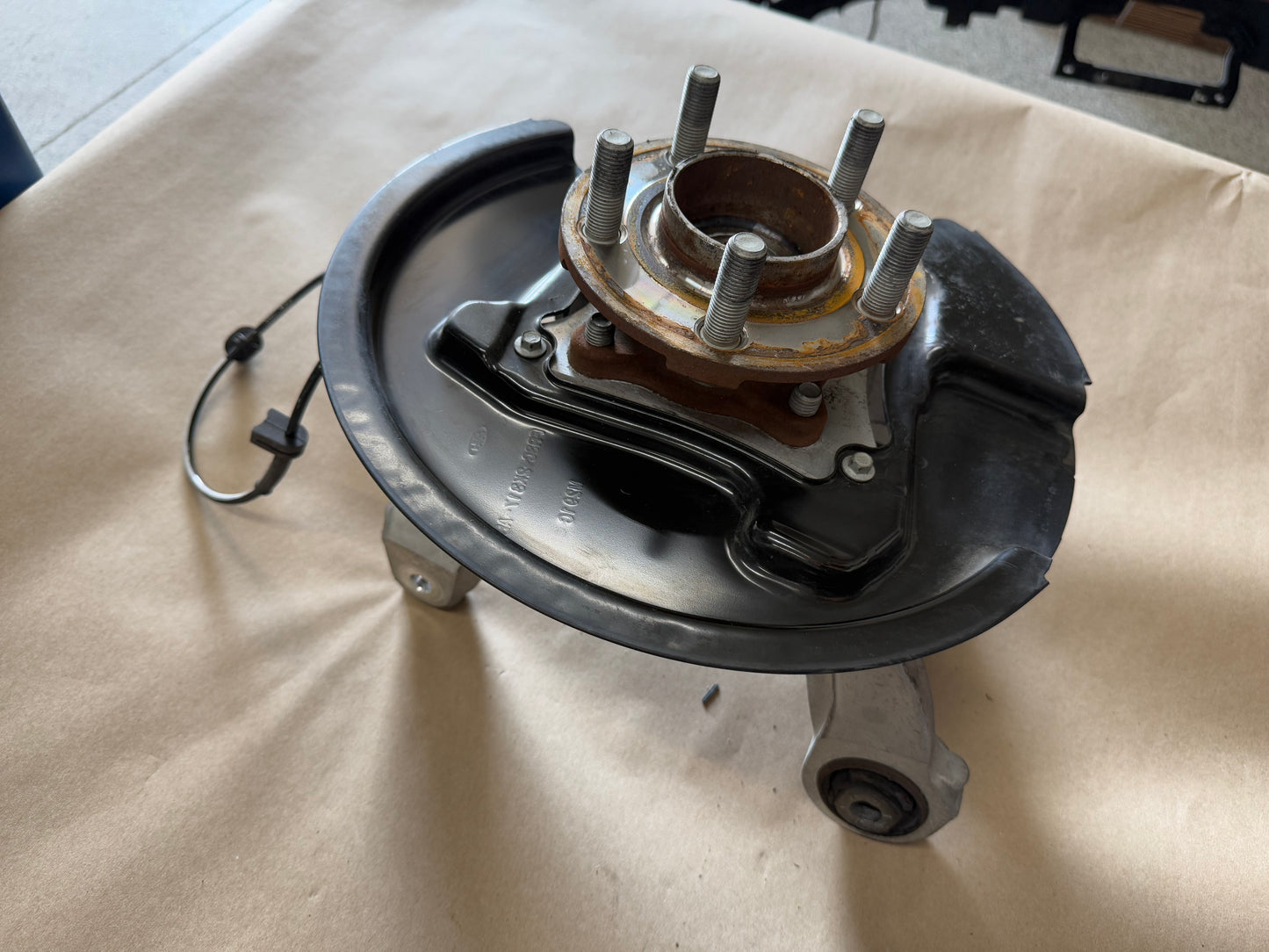 2015-2023 Ford Mustang 5.0 GT LH Driver Side Rear Spindle Knuckle Hub