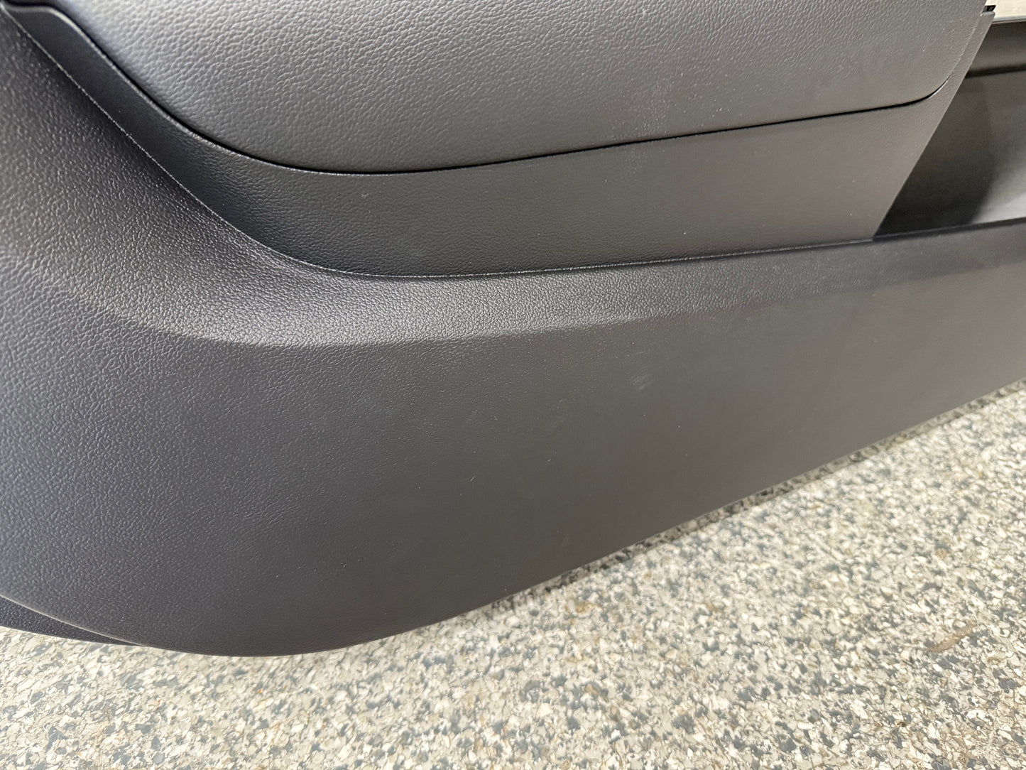 2018-2023 Ford Mustang GT LH Driver Leather/Suede Insert Door Panel Grey Stitch
