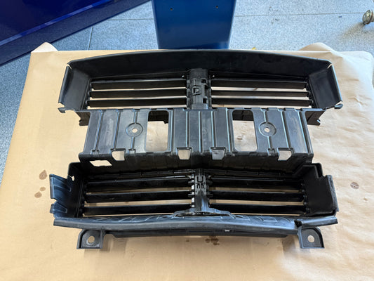 2018-2023 Ford Mustang GT Radiator Air Shutter Grille Assembly