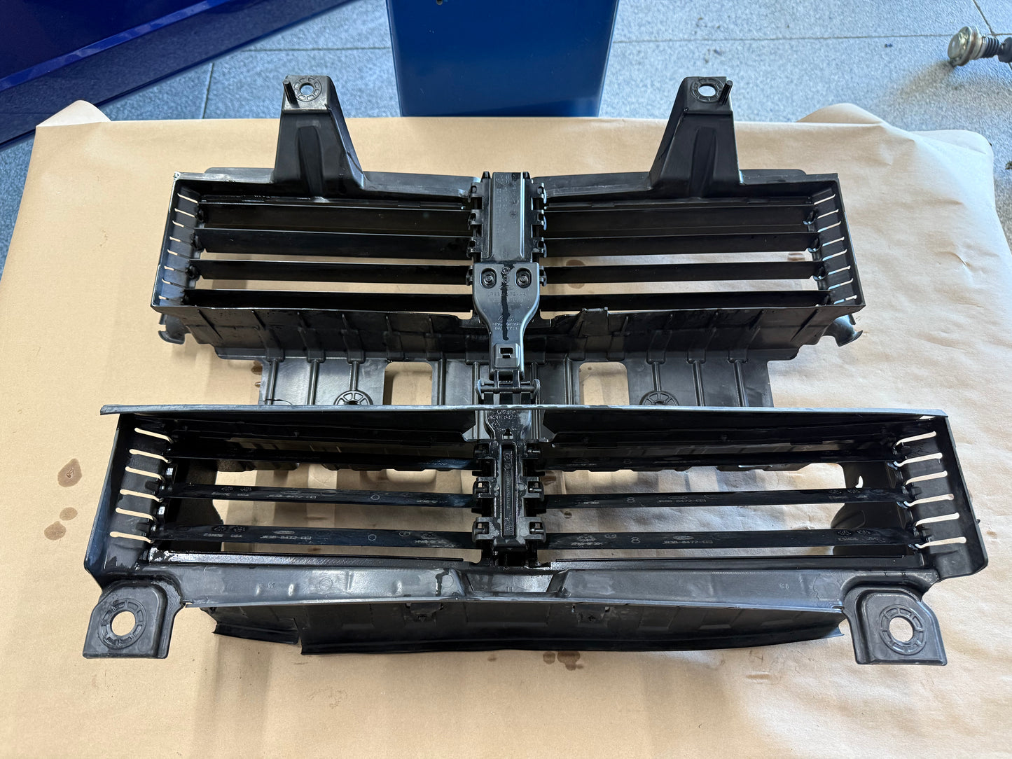 2018-2023 Ford Mustang GT Radiator Air Shutter Grille Assembly