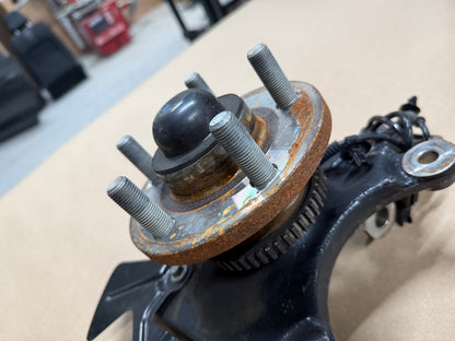 2015-2020 Ford Mustang 5.0L GT LH Driver Side Front Spindle Knuckle Hub