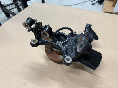 2015-2020 Ford Mustang 5.0L GT LH Driver Side Front Spindle Knuckle Hub