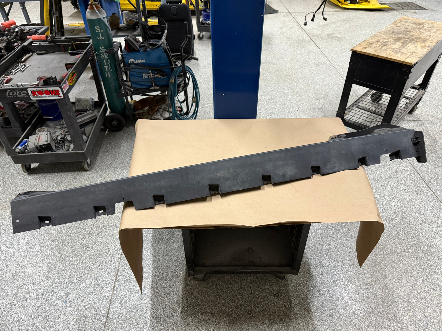 2015-2023 Ford Mustang GT V6 Side Skirt Molding LH Driver Side "J7"