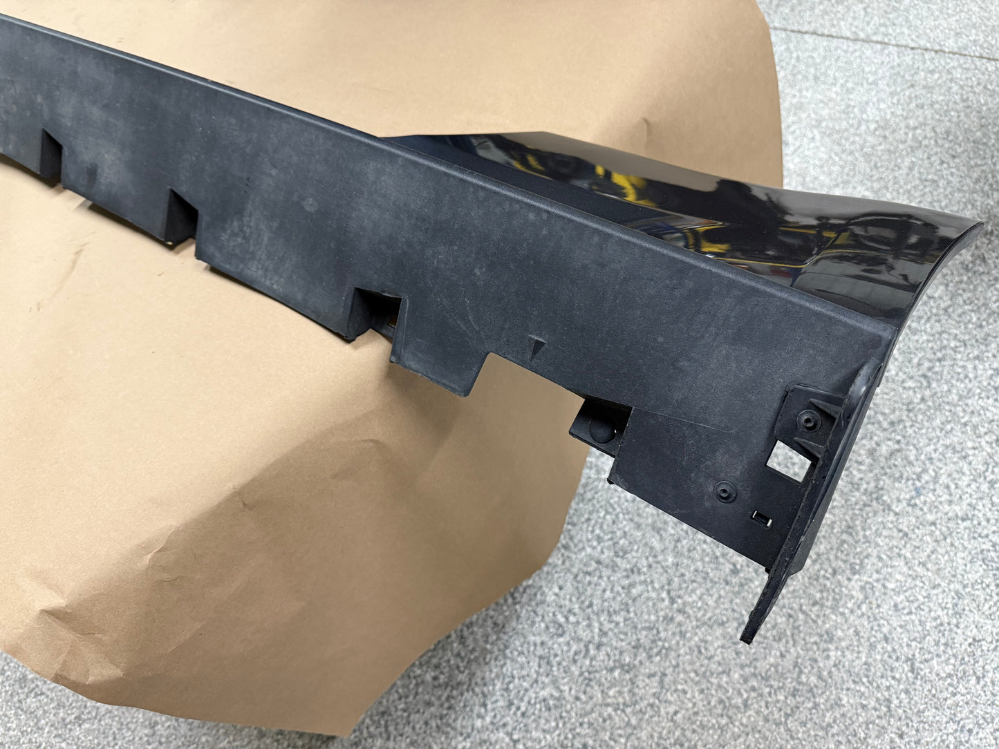 2015-2023 Ford Mustang GT V6 Side Skirt Molding LH Driver Side "J7"