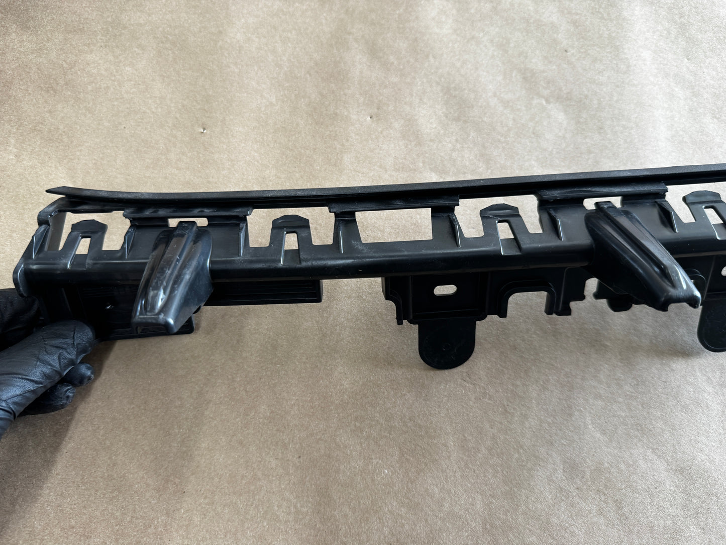 2024-2026 Mustang GT S650 Rear Bumper Middle Bracket - OEM