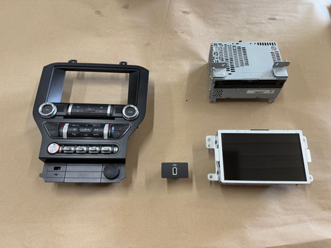 2021 Ford Mustang GT Touch Screen, Face Plate, Radio, Module USB Port