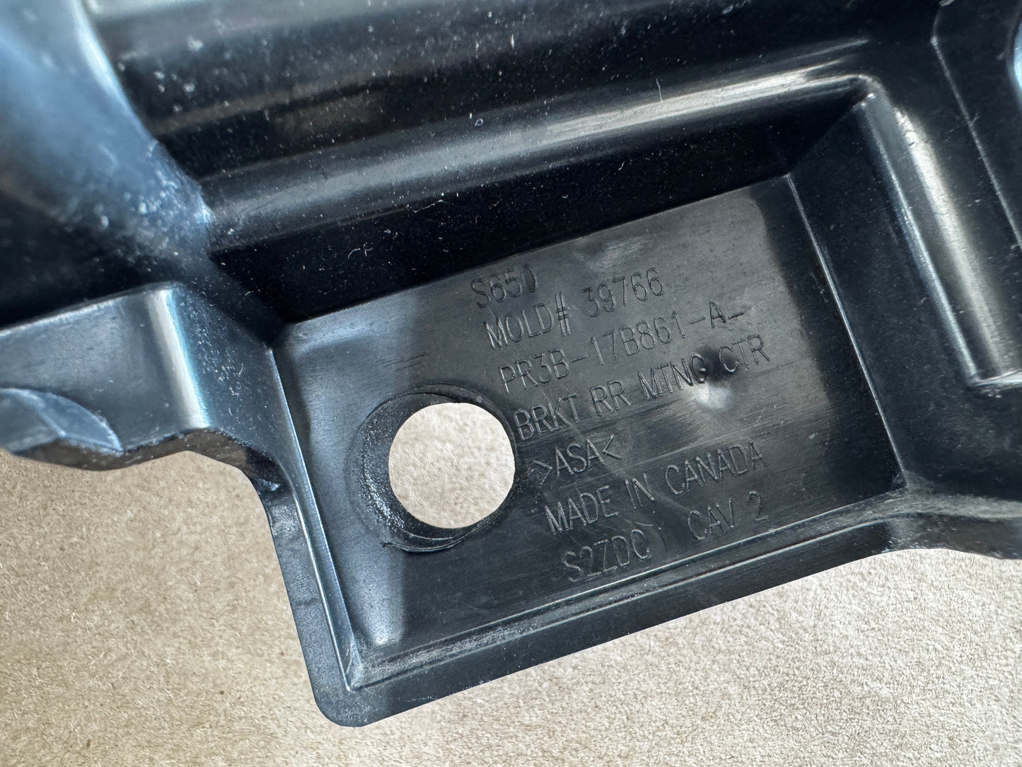 2024-2026 Mustang GT S650 Rear Bumper Middle Bracket - OEM