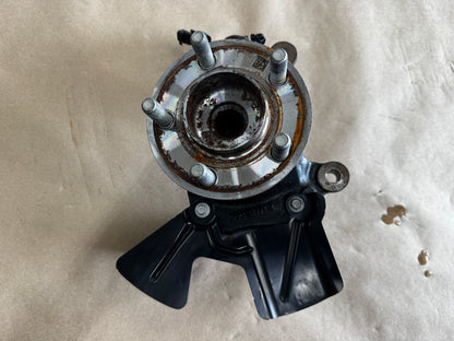 2024-2026 Mustang GT LH Driver Side Front Spindle Knuckle Hub Low Mileage - OEM